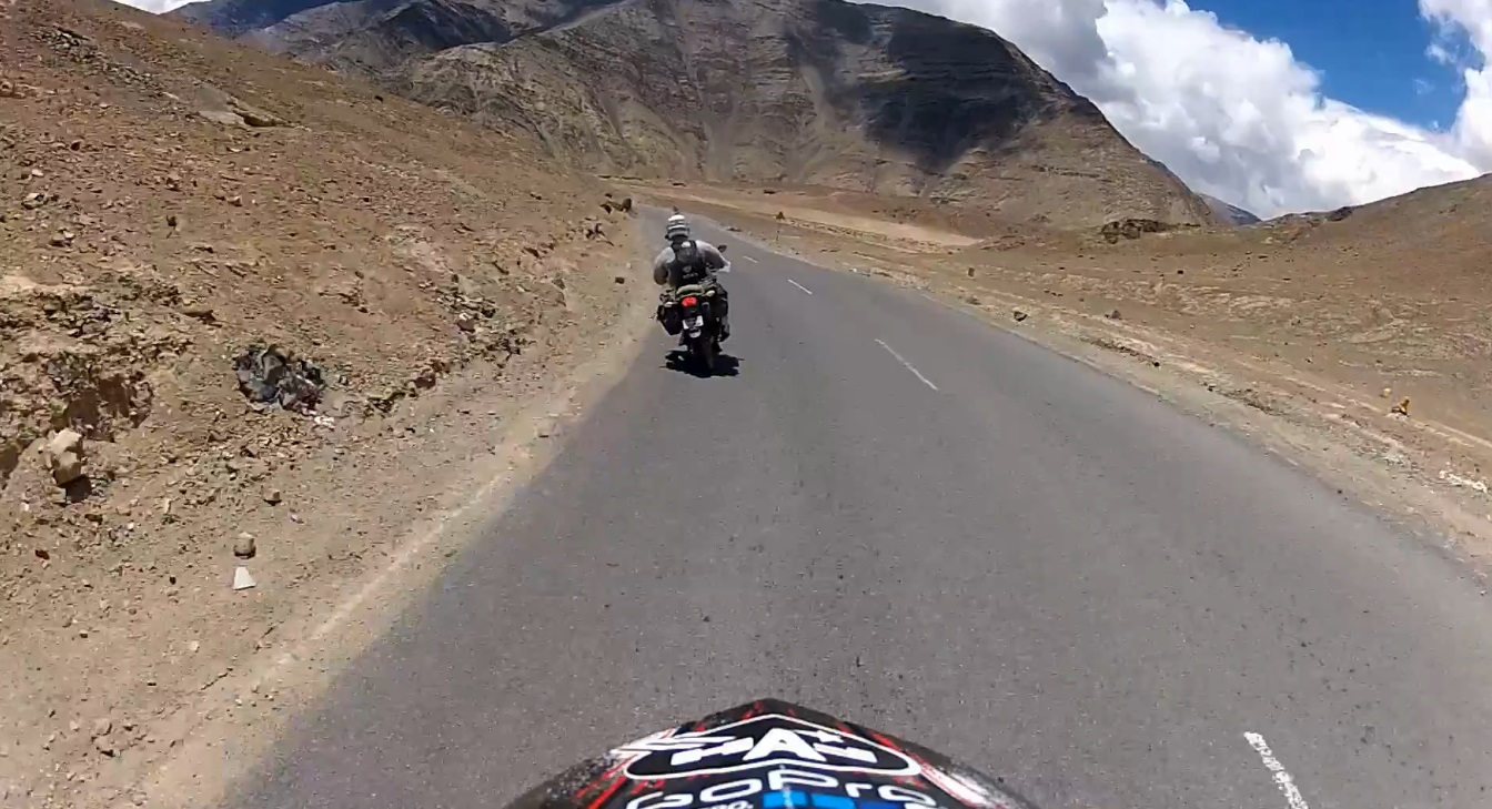 Un road trip moto dans l’Himalaya filmé en Gopro