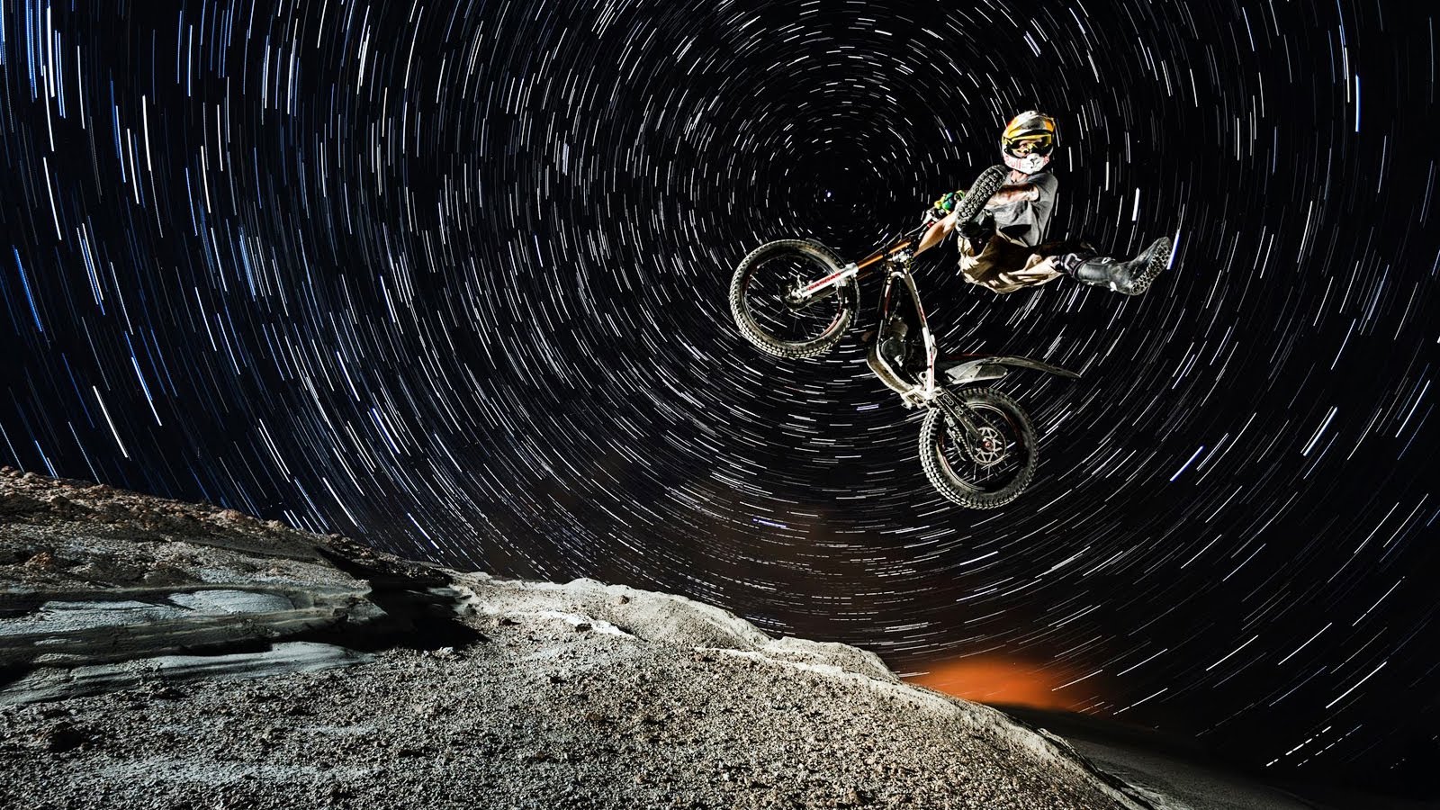 Du trial sur la lune !