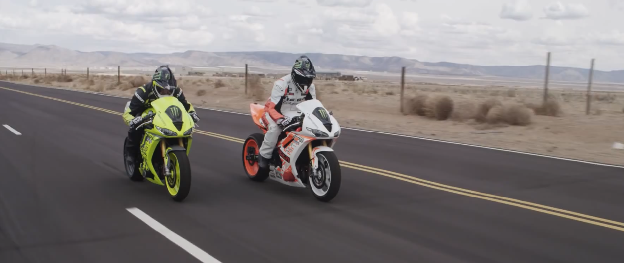 Driftpocalypse : Motorcycle vs. Car Drift Battle 3