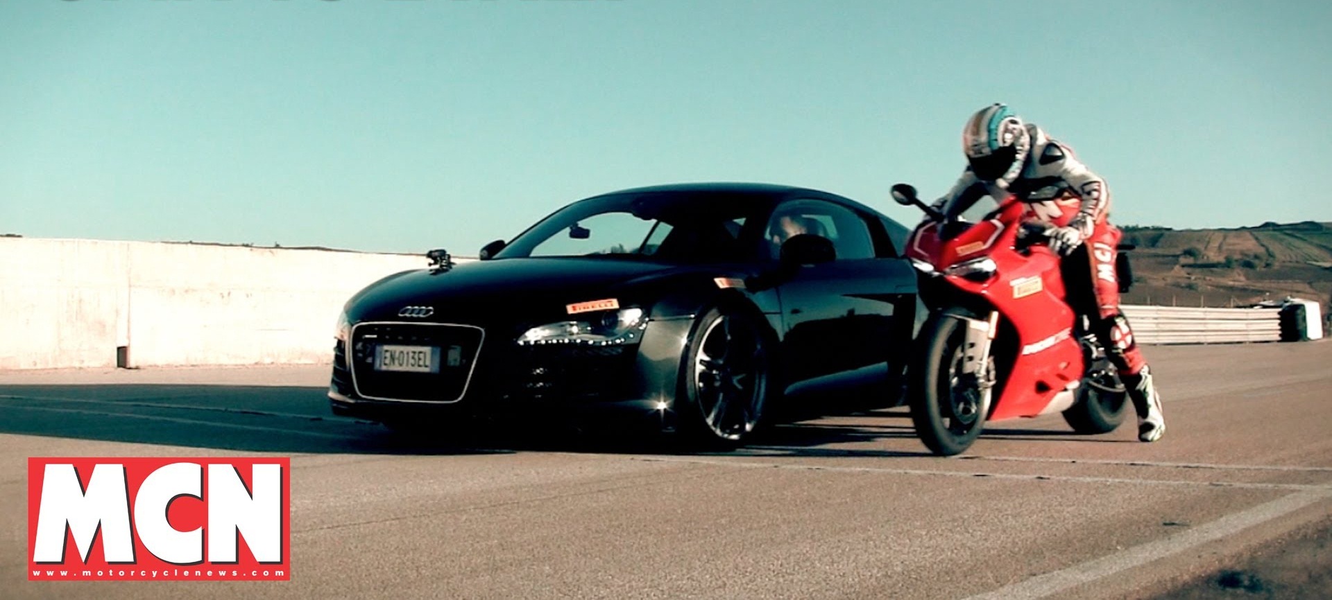 Audi R8 contre Ducati Panigale 1199R, qui sera le plus rapide ?