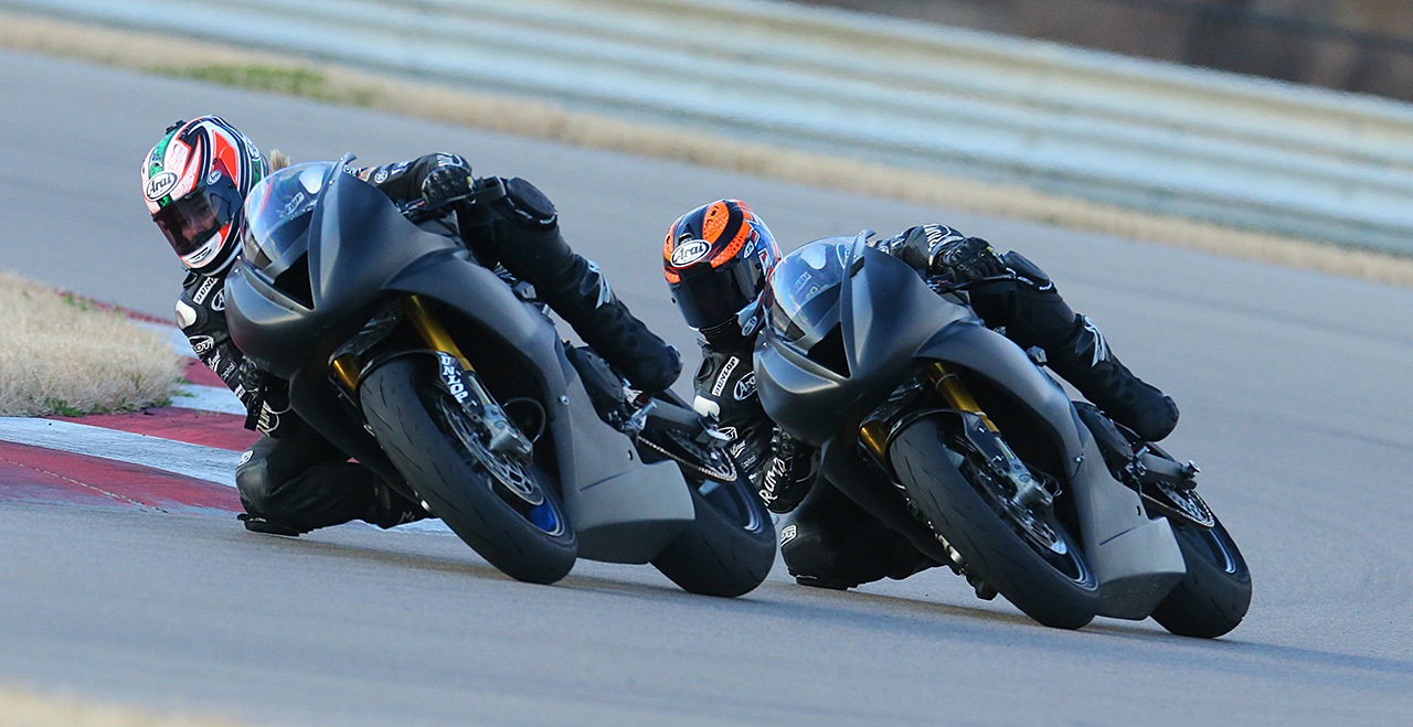 Jason DiSalvo VS Elena Myers (Castrol Speed Academy)