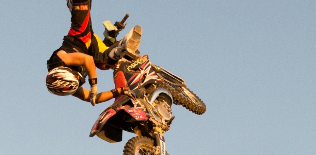 Nouvelle dinguerie FMX : L’Inside Roll !