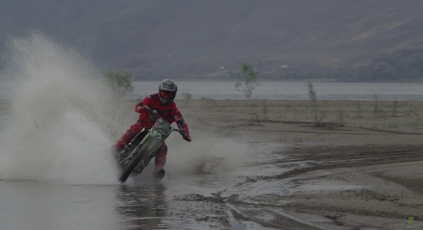Quand Kris Foster part rider au Canada