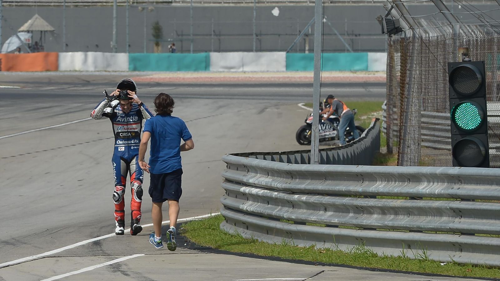 Loris Baz : sa chute impressionnante lors des essais à Sepang