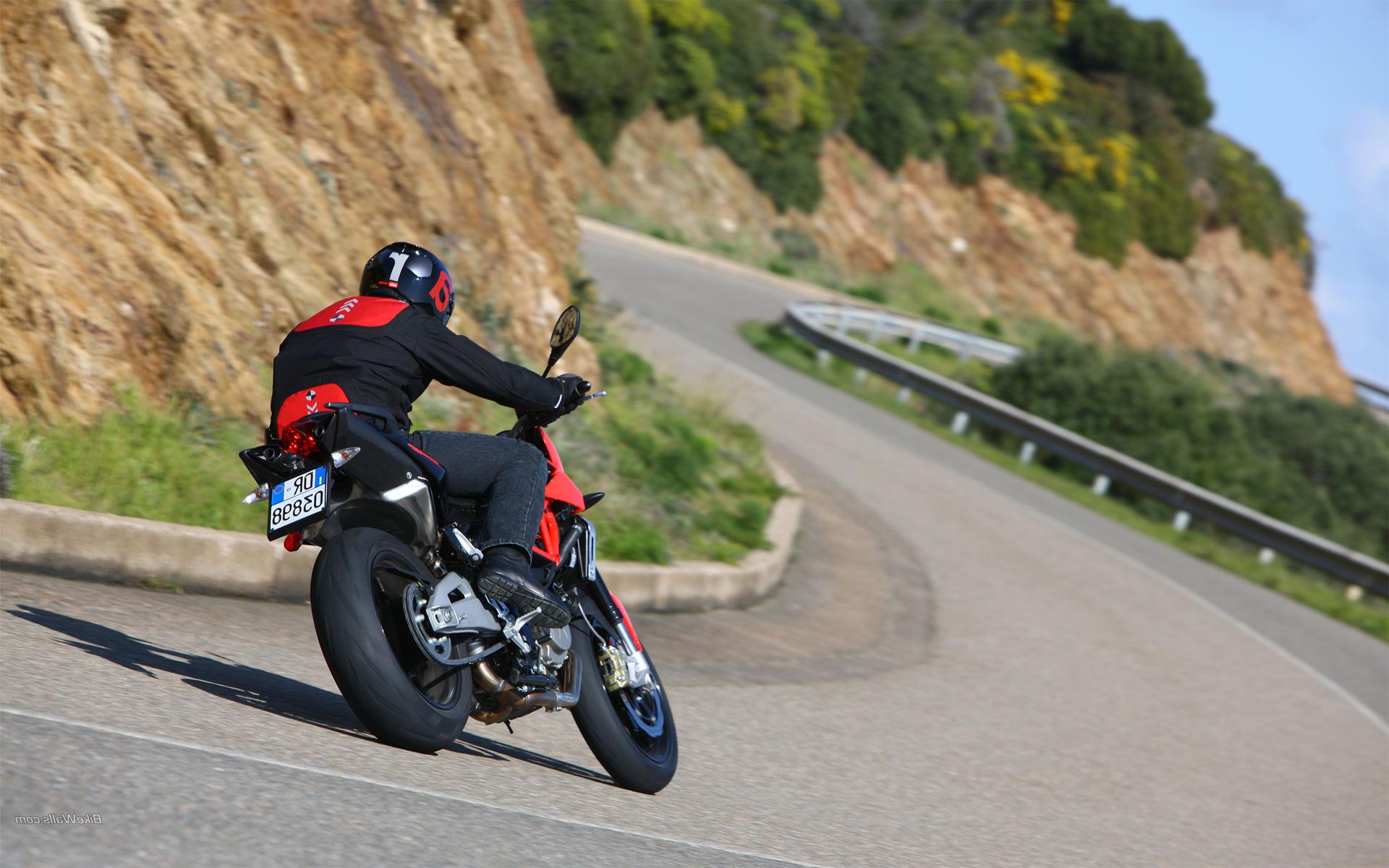 Comment consommer moins en moto ?