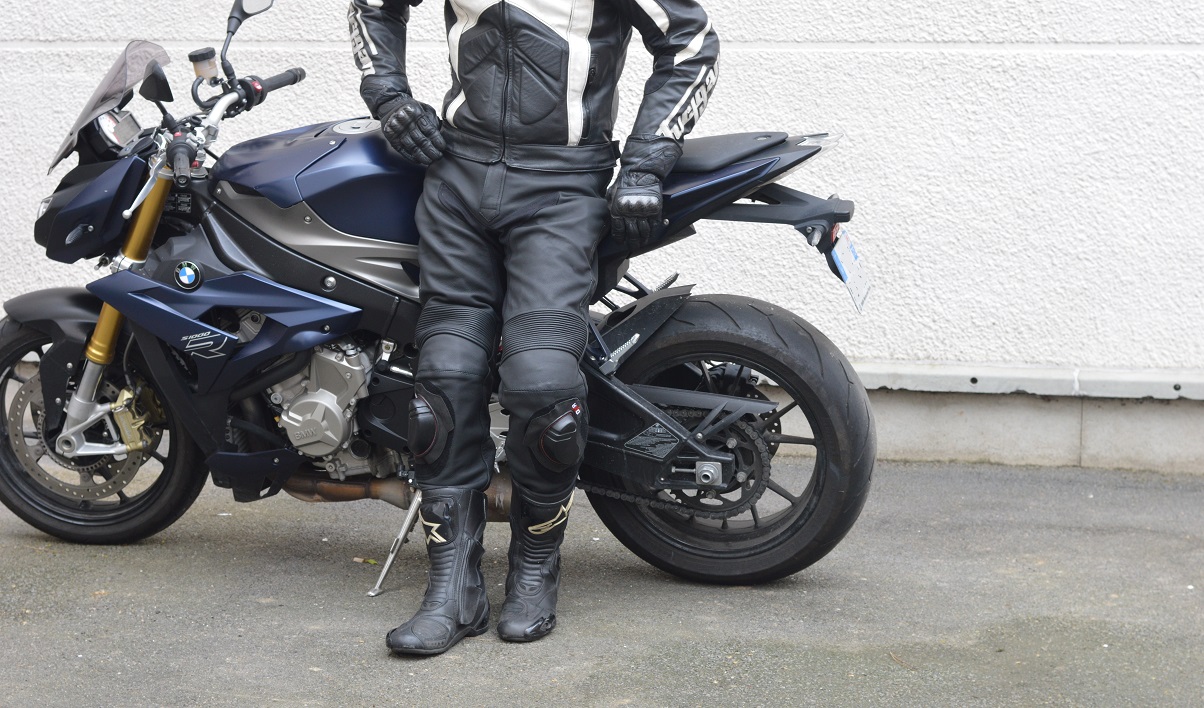 On fait le point sur les équipements moto obligatoires en 2024
