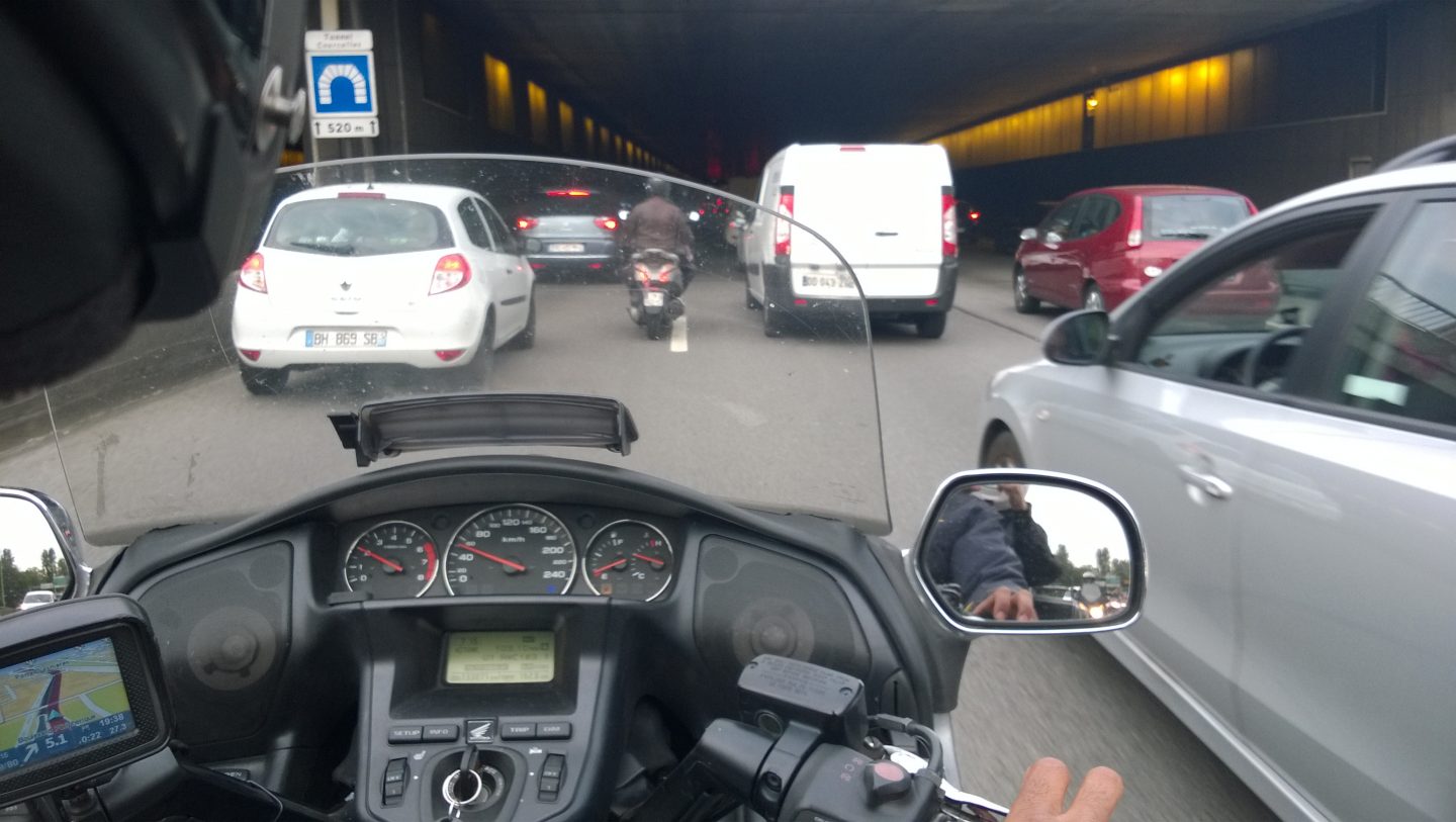 Taxis : la place des motos et des scooters dans vos déplacements